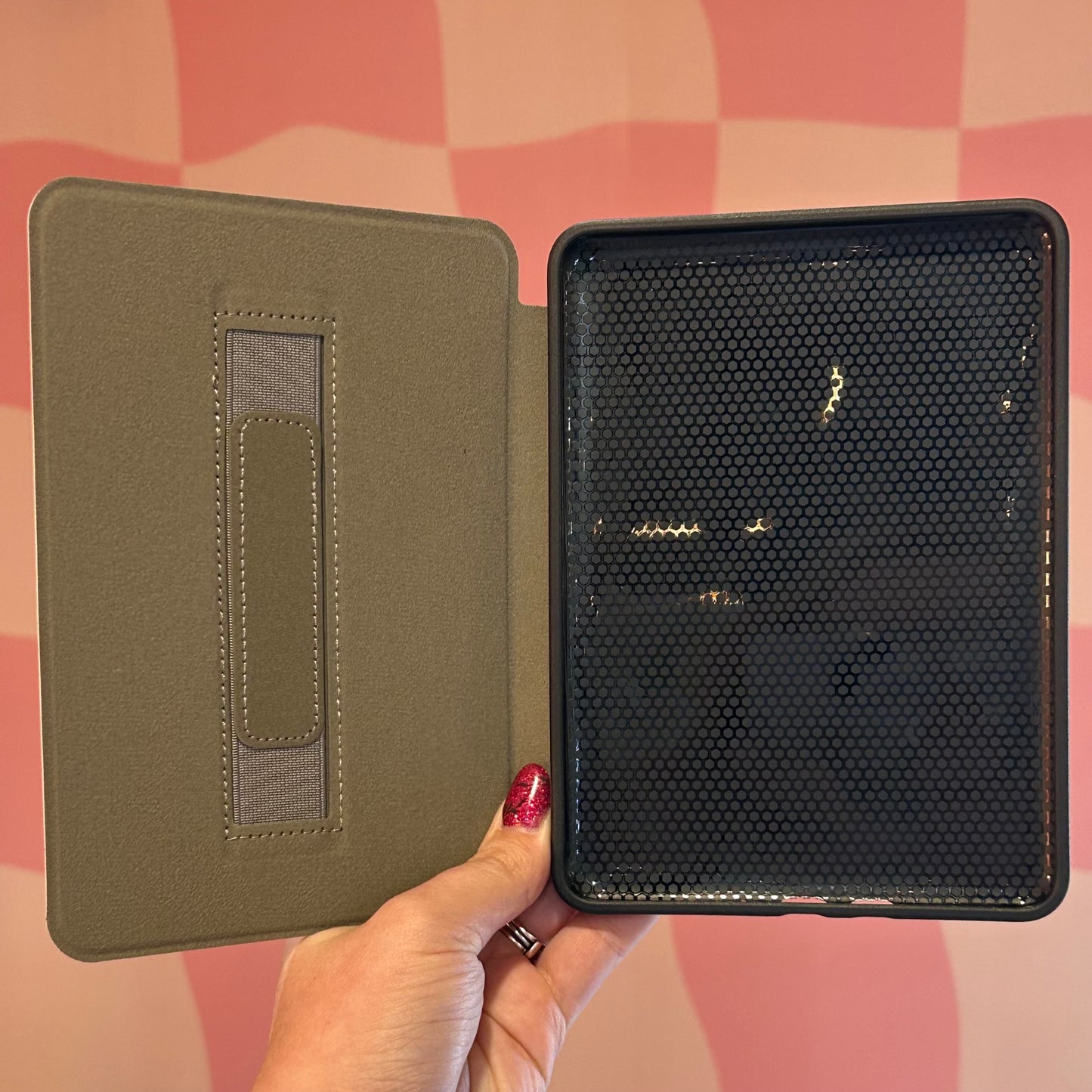 Smut Bookshelf Kindle Paperwhite 7” Case