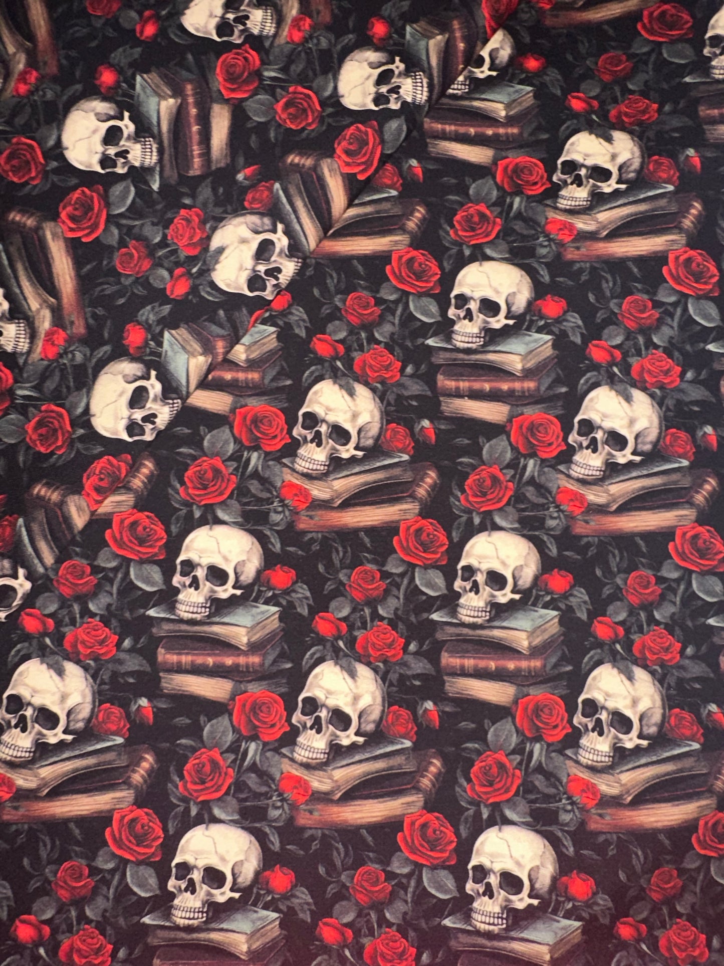 Skulls & Roses Kindle Sleeve PREORDER