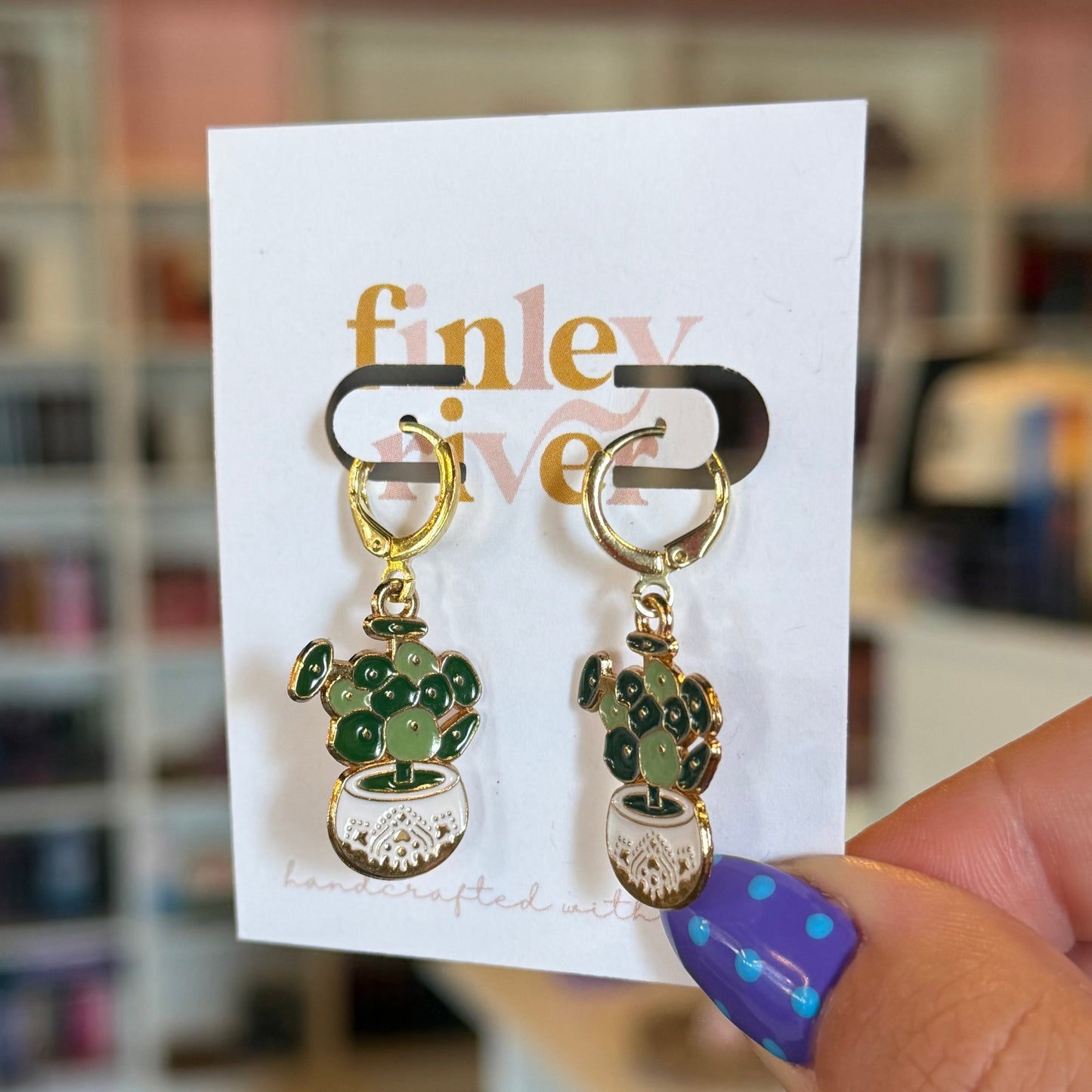 Pilea Huggies Earrings